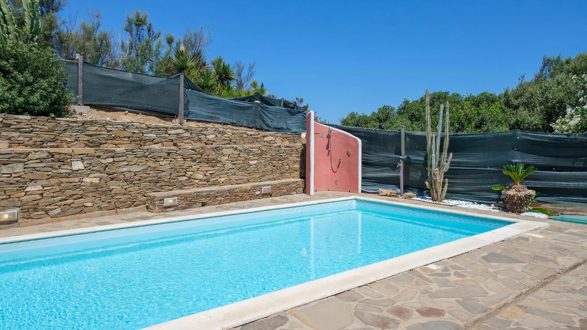 Amazing Home In Stintino With Kitchenette Vakantiehuis