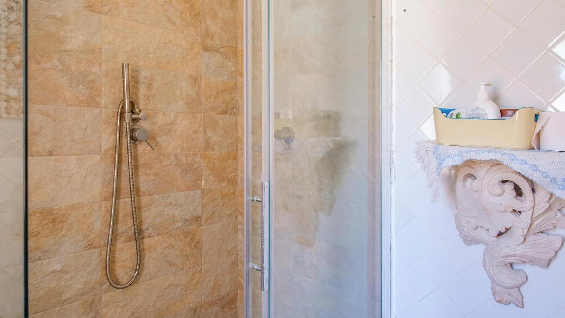 Amazing Home In Stintino With Kitchenette Vakantiehuis