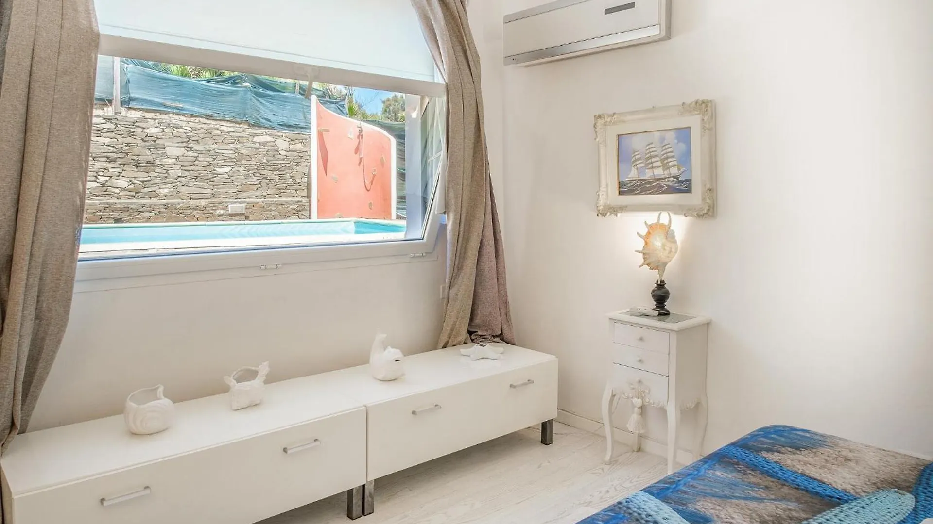 Vakantiehuis Amazing Home In Stintino With Kitchenette