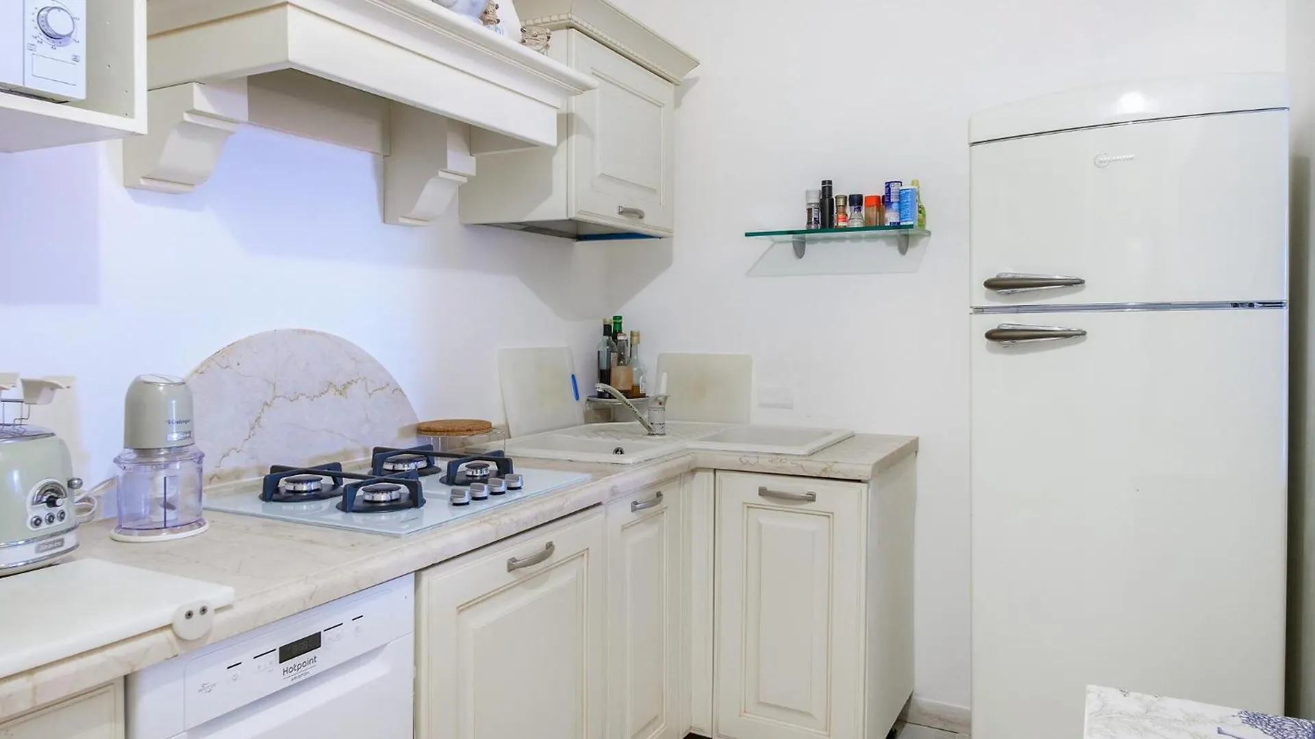 Amazing Home In Stintino With Kitchenette Italië