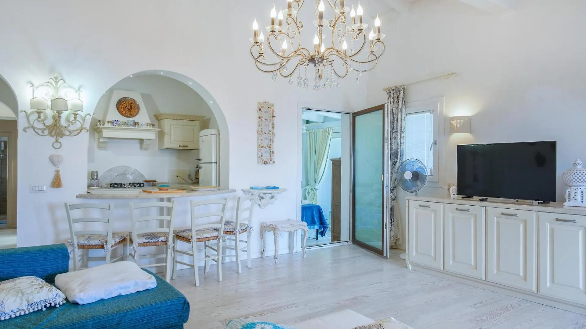 Amazing Home In Stintino With Kitchenette 0*,