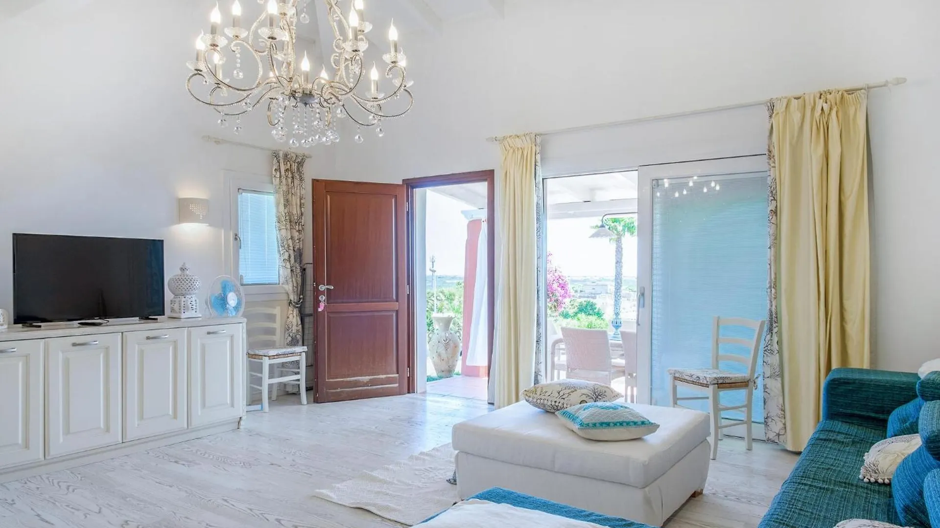 Amazing Home In Stintino With Kitchenette Vakantiehuis